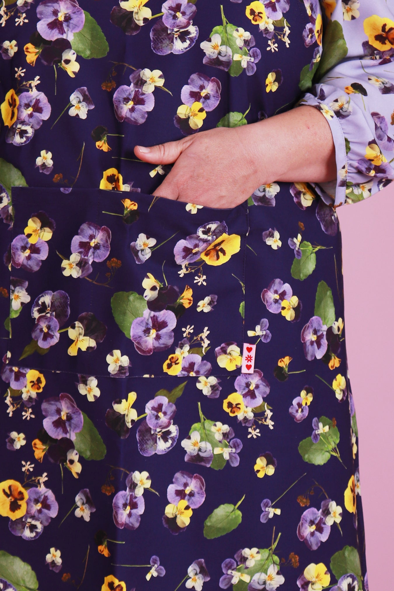 Sandy's Pansy Apron