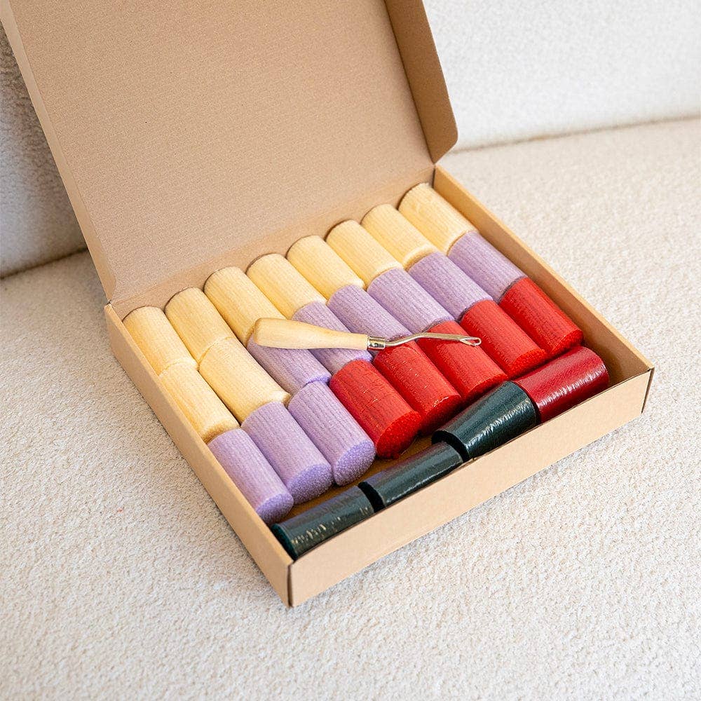 CHERRY RIPE STRIPES - Latch Hook Cushion Kit