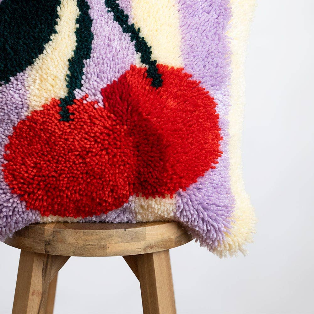 CHERRY RIPE STRIPES - Latch Hook Cushion Kit