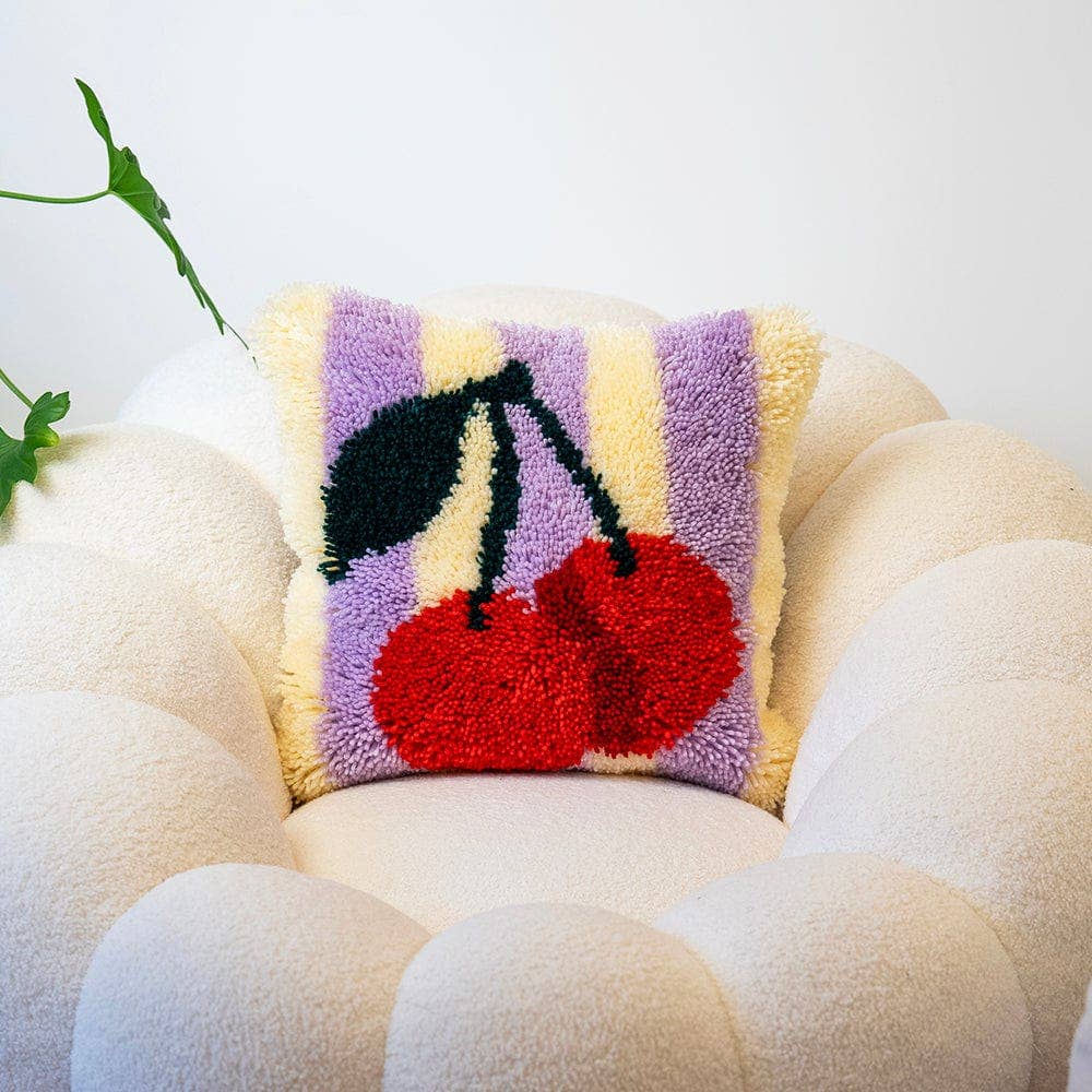 CHERRY RIPE STRIPES - Latch Hook Cushion Kit