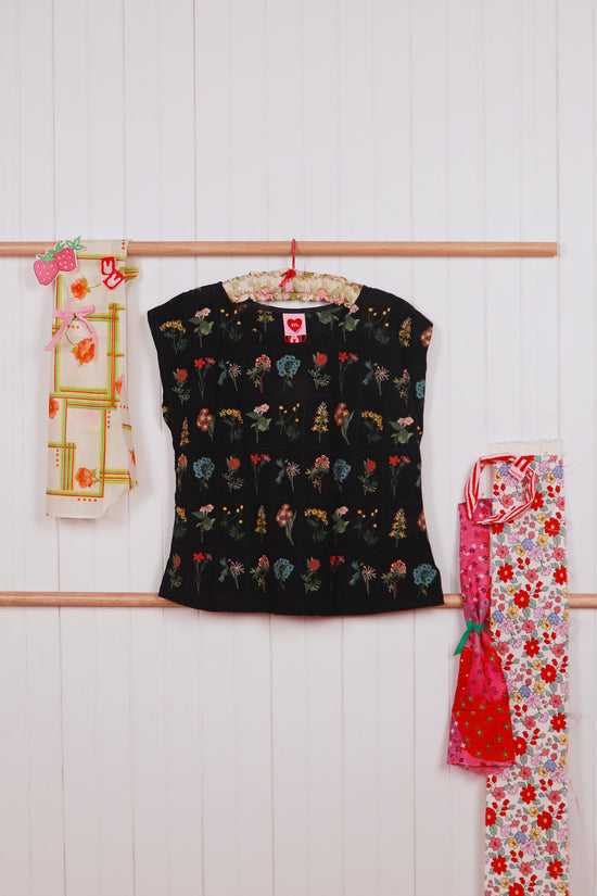 Made590 Lulu Top Embroidered Botany Black