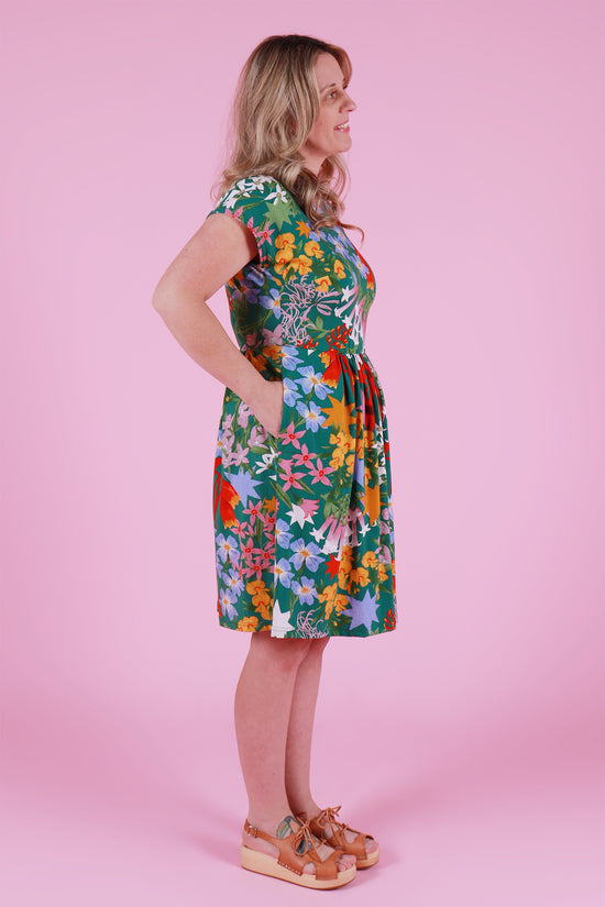 Load image into Gallery viewer, Edie Tee Dress Festive Floral
