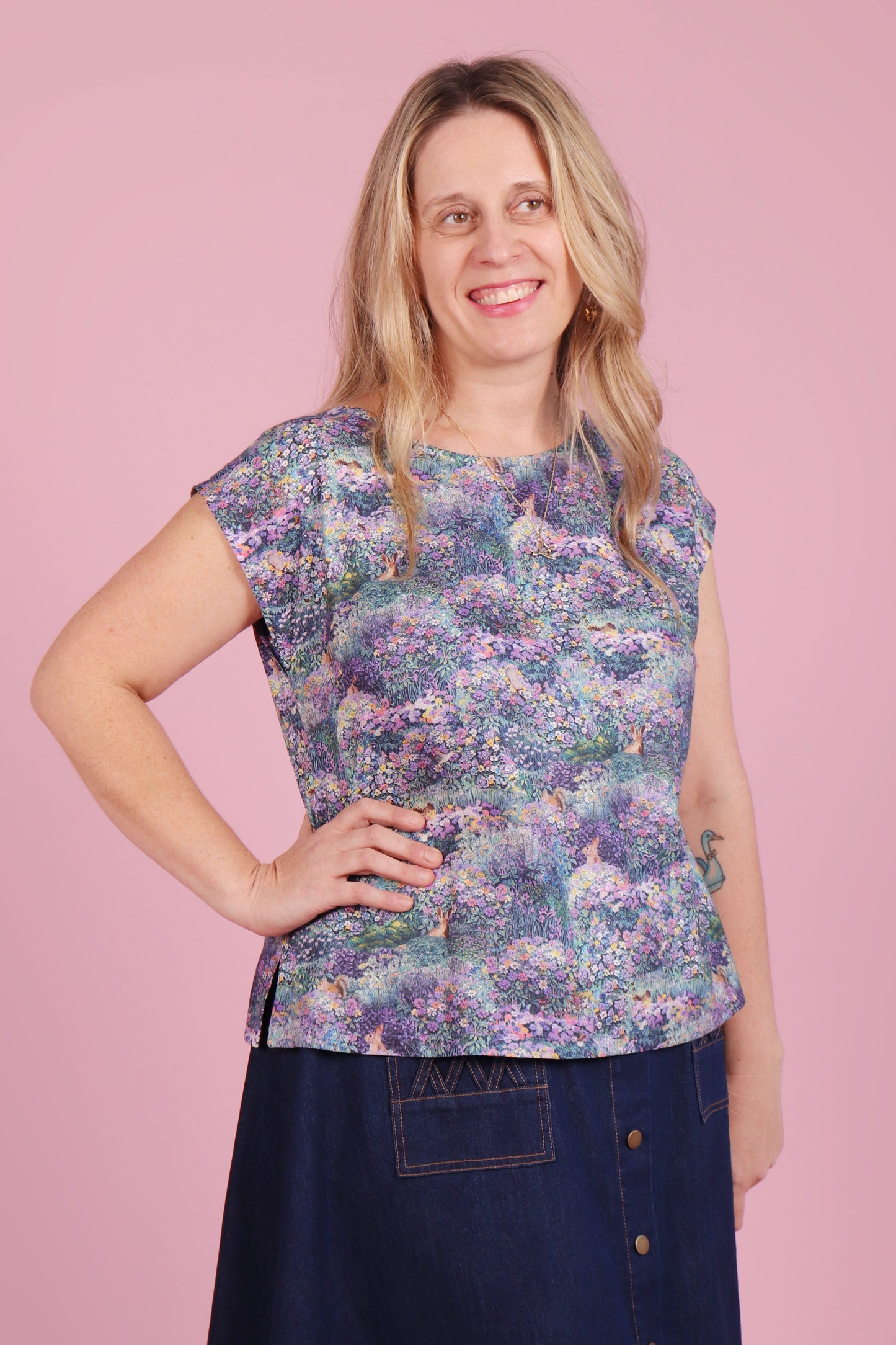 Lulu Top Who's Hiding in the Meadow