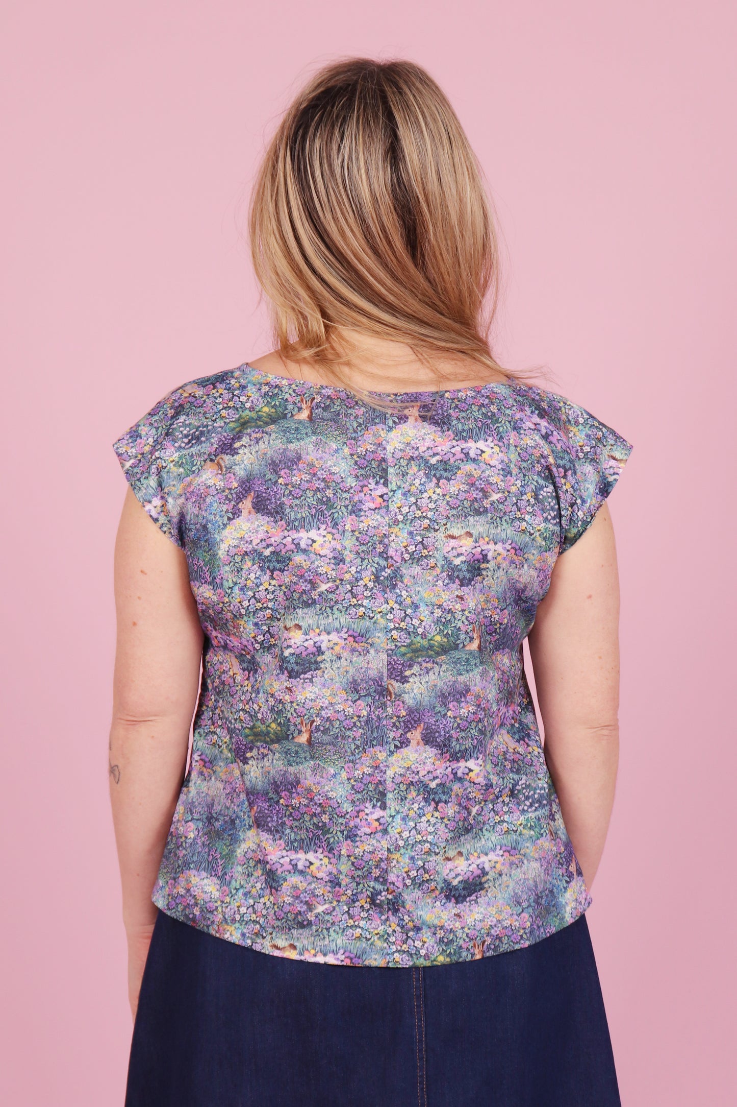 Lulu Top Who's Hiding in the Meadow