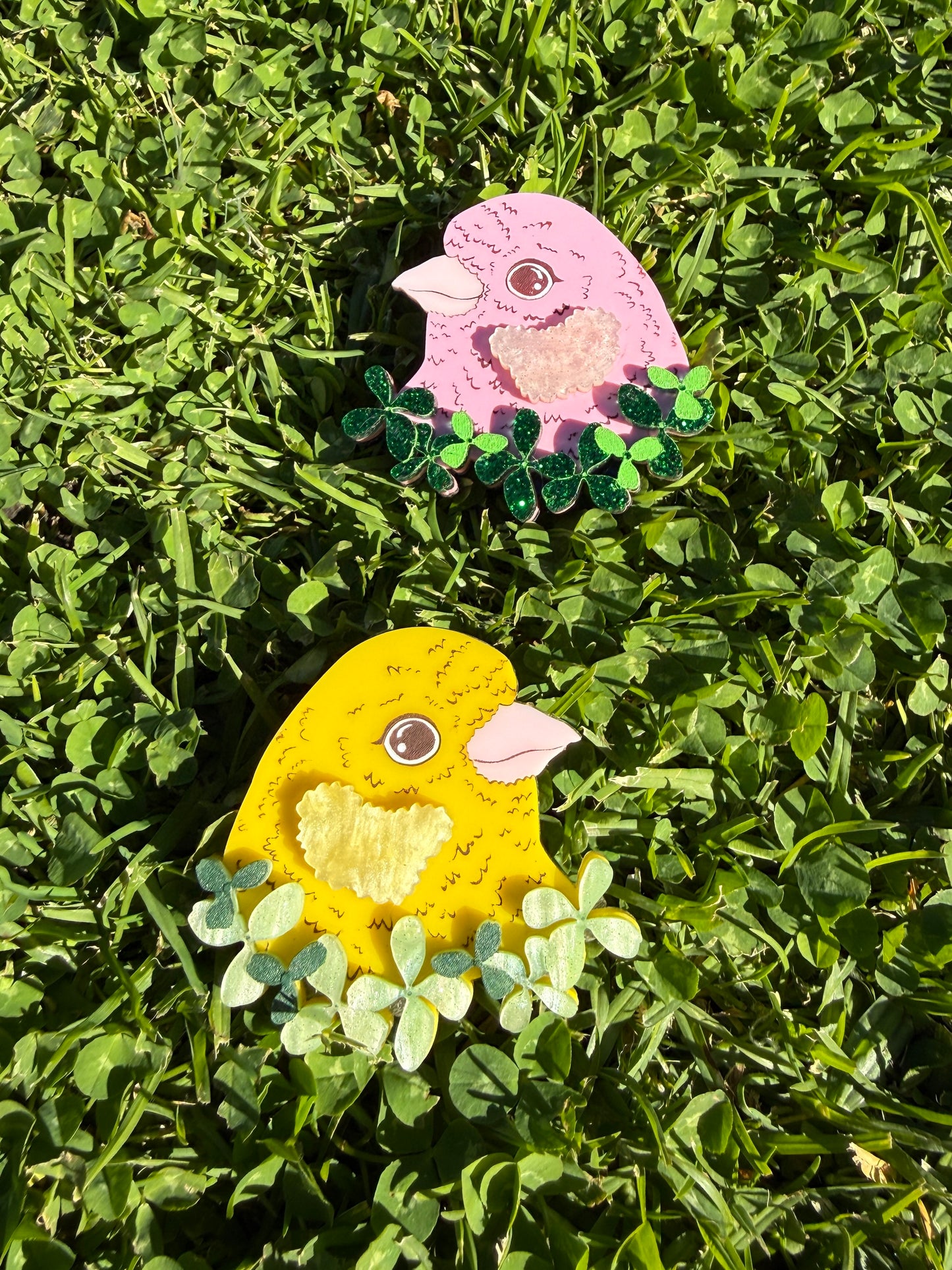 Canary Wreath Brooch Yellow