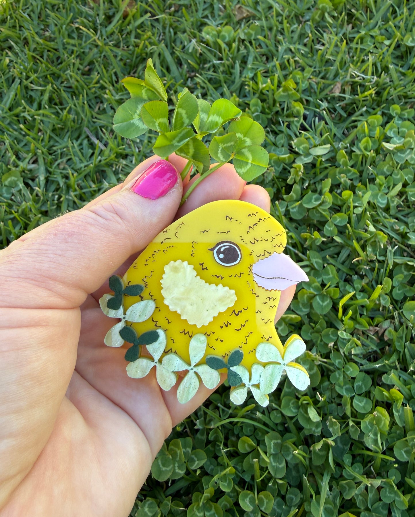 Canary Wreath Brooch Yellow