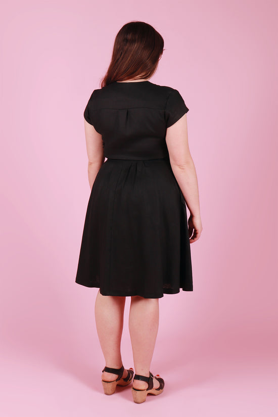 Load image into Gallery viewer, Saski Dress Daisy Black Linen
