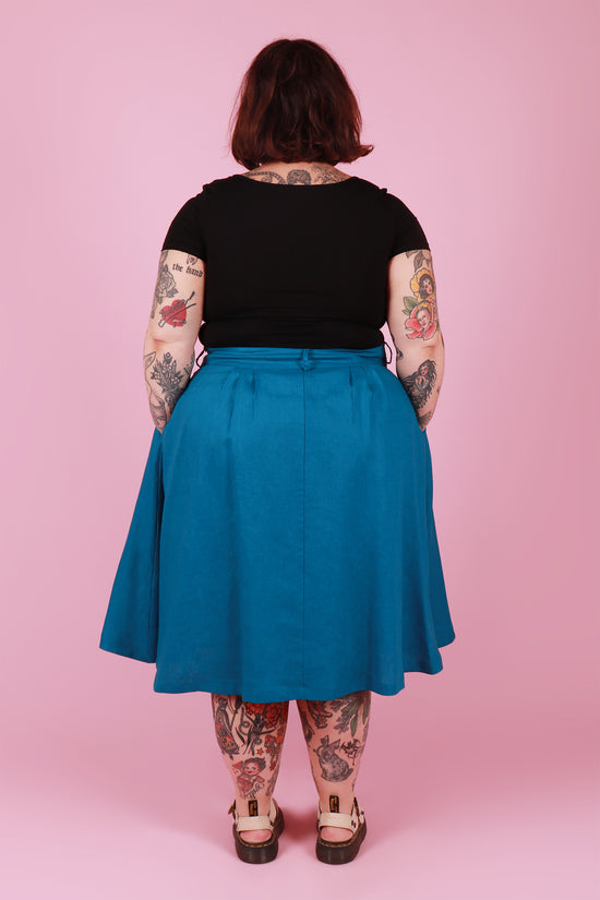 Load image into Gallery viewer, Saski Skirt Daisy Kingfisher Linen
