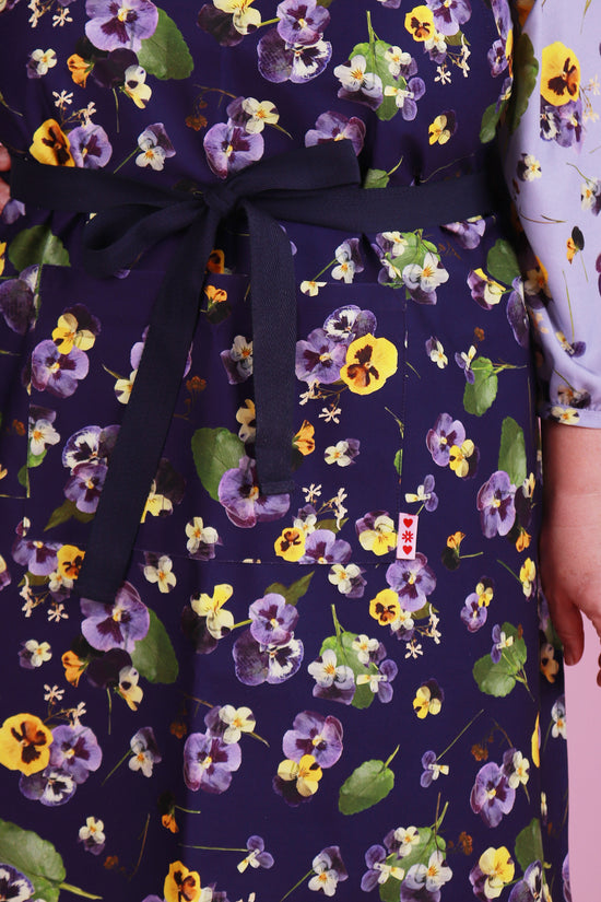 Sandy's Pansy Apron
