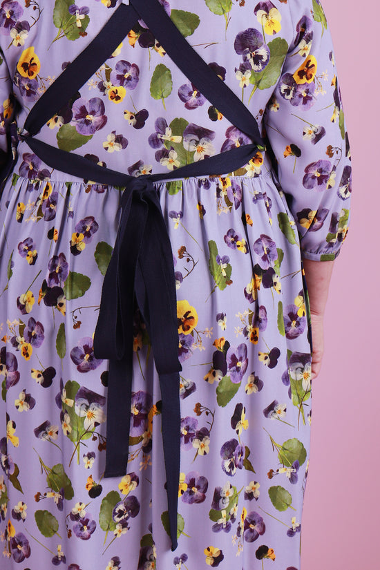 Sandy's Pansy Apron
