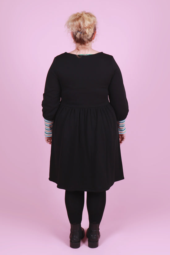 Cosy Edie Dress Black Widow