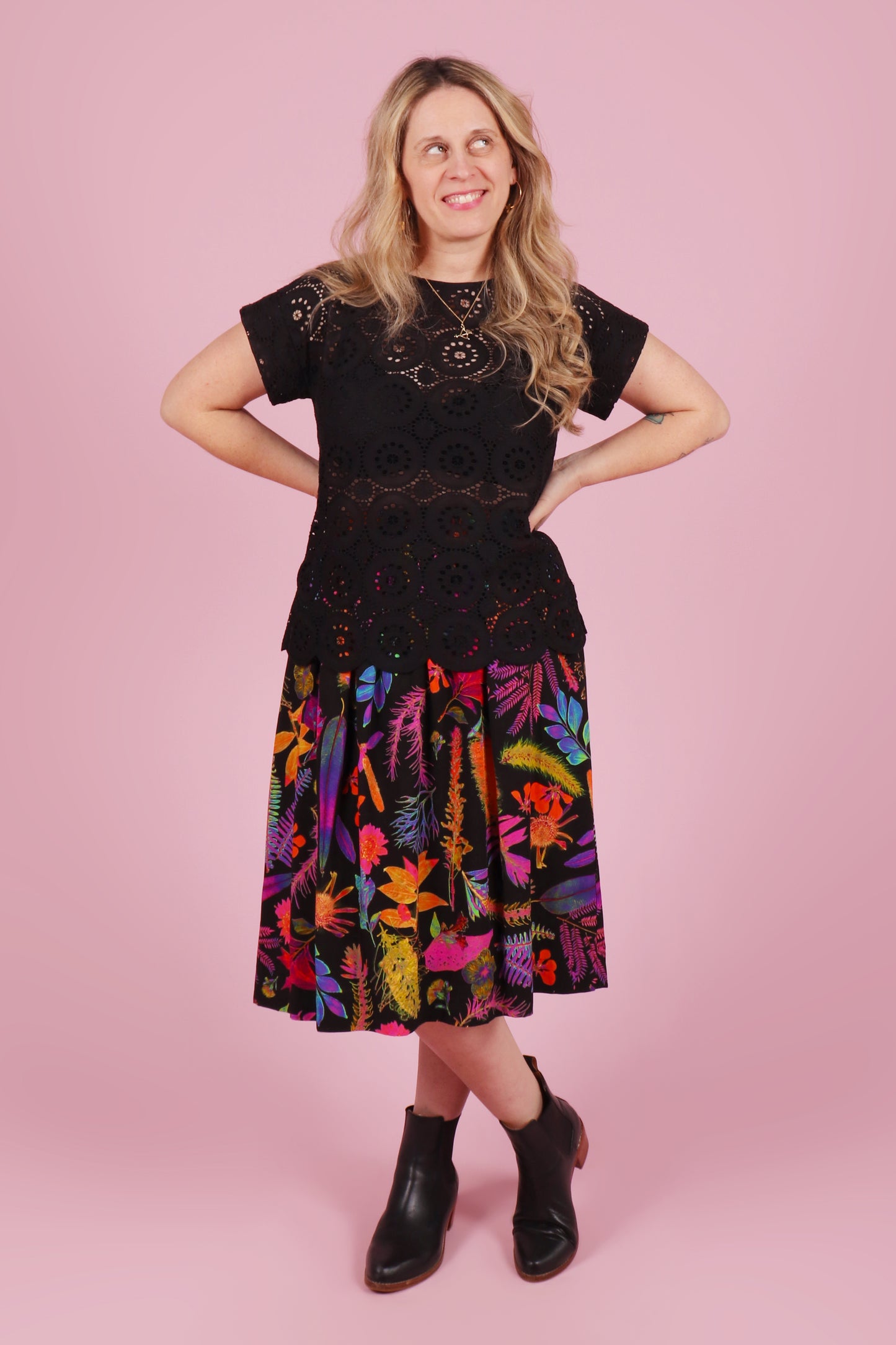 Libby Top Eyelet Black