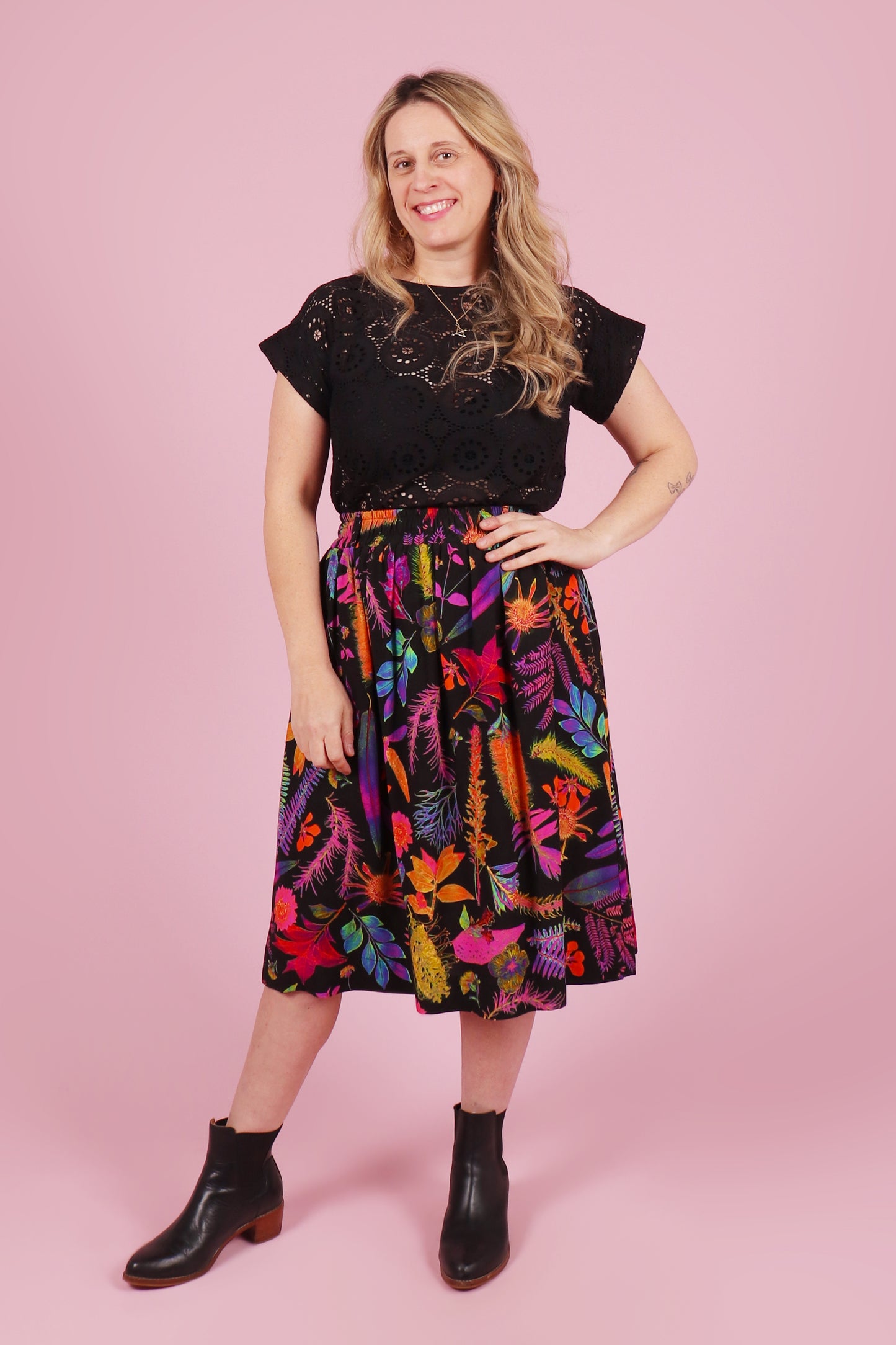 Libby Top Eyelet Black