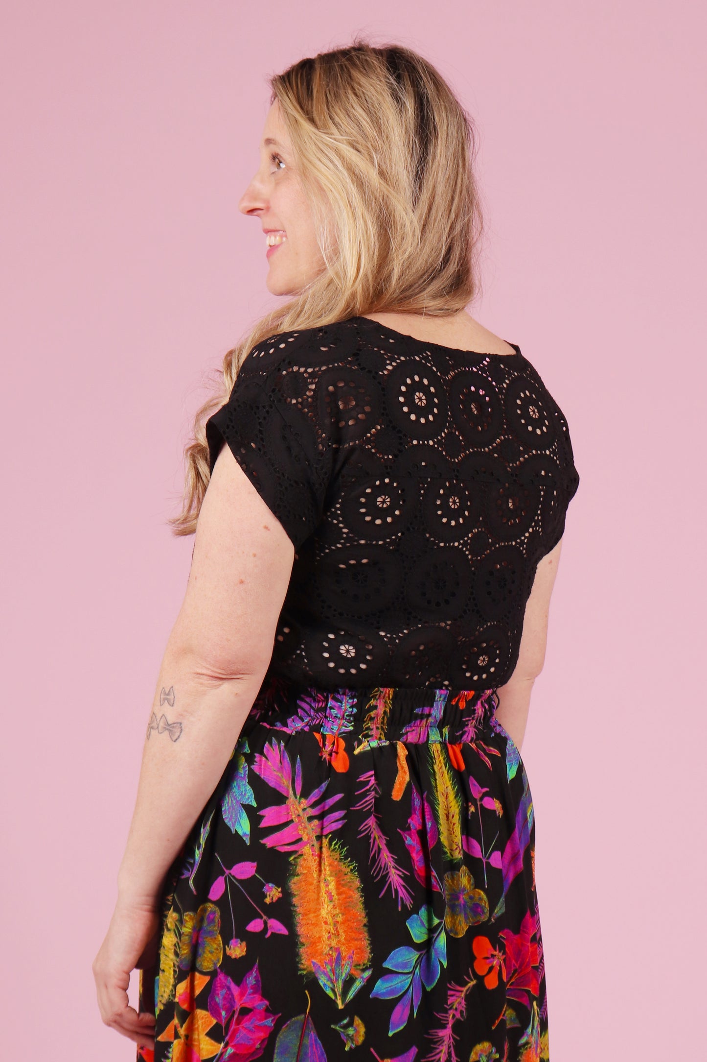 Libby Top Eyelet Black