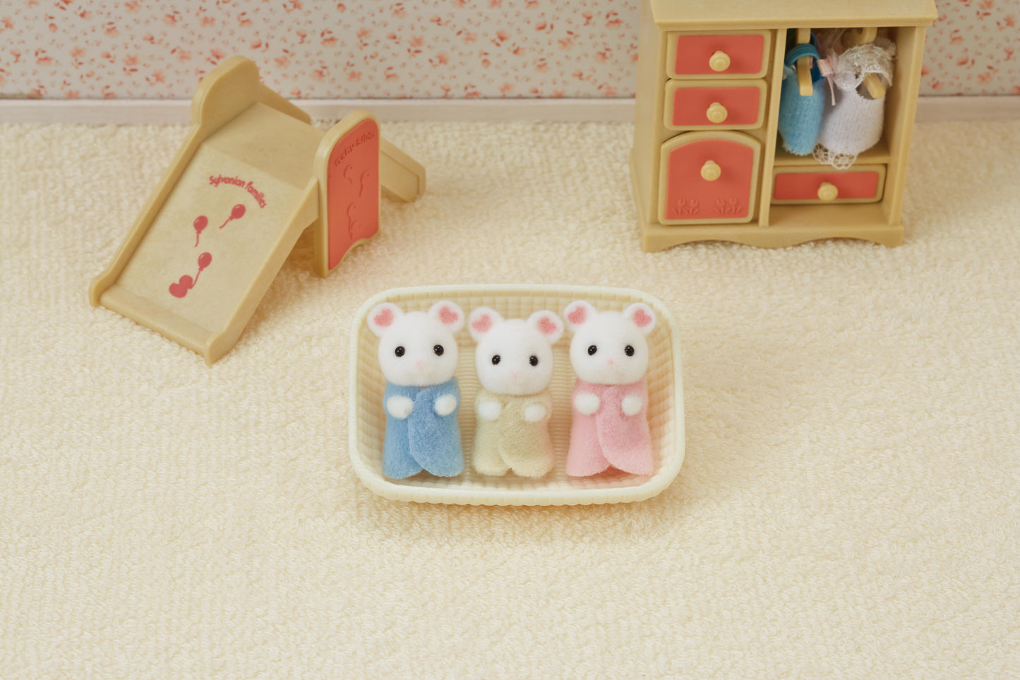 Sylvanian Families - Marshmellow Mouse Triplets