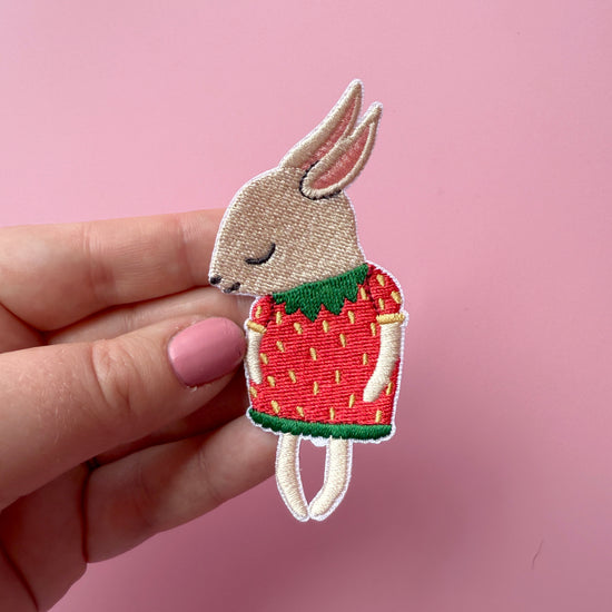 SBR Patch Strawberry Bunny Red Cream