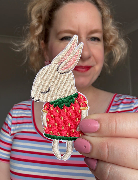 SBR Patch Strawberry Bunny Red Cream