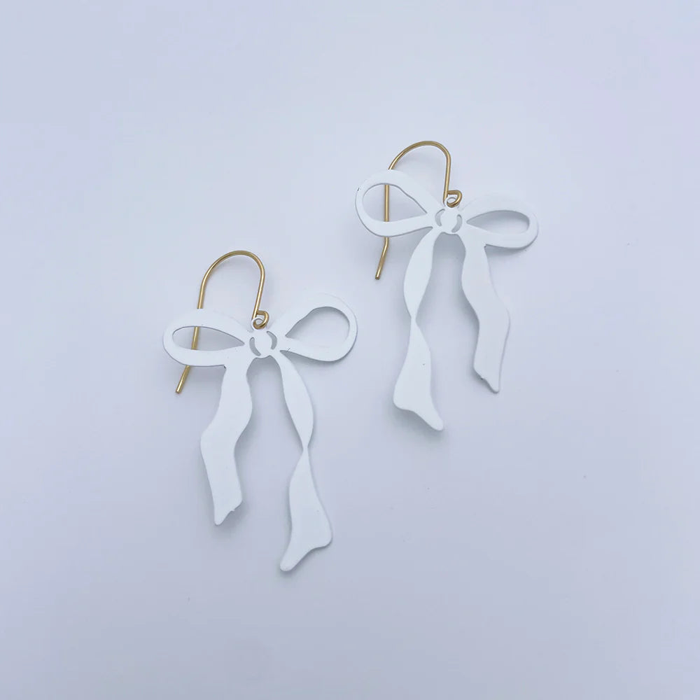 Midi Bow Earrings in Snow White