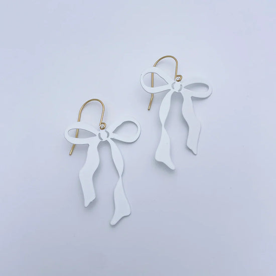 Midi Bow Earrings in Snow White