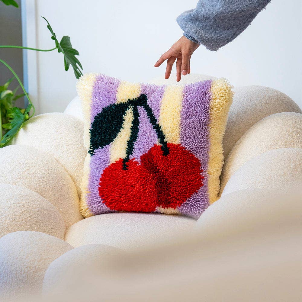 CHERRY RIPE STRIPES - Latch Hook Cushion Kit