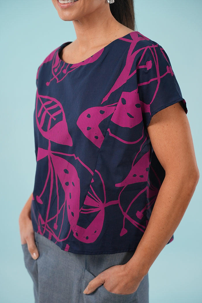 Thea Top - Woodcut Flowers in Cerise on Navy