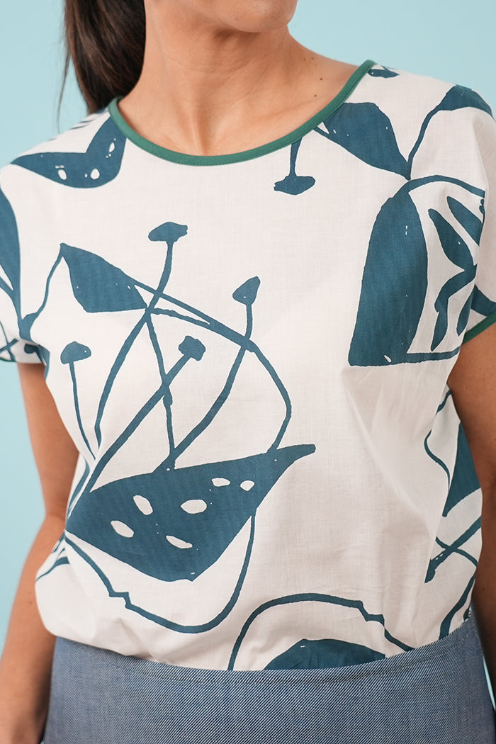 Tilly Top | Woodcut Flowers Arctic blue/bleach