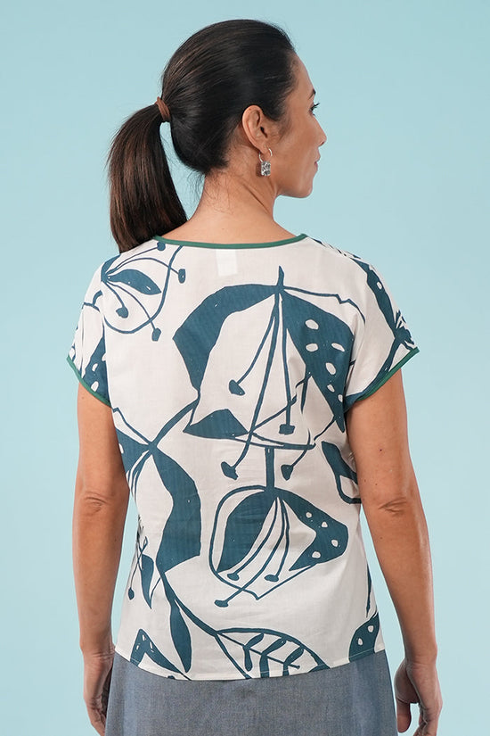 Tilly Top | Woodcut Flowers Arctic blue/bleach