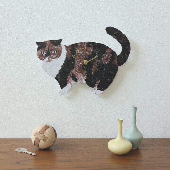 Matsuo Miyuki Diecut Wall Clock Mugi Cat