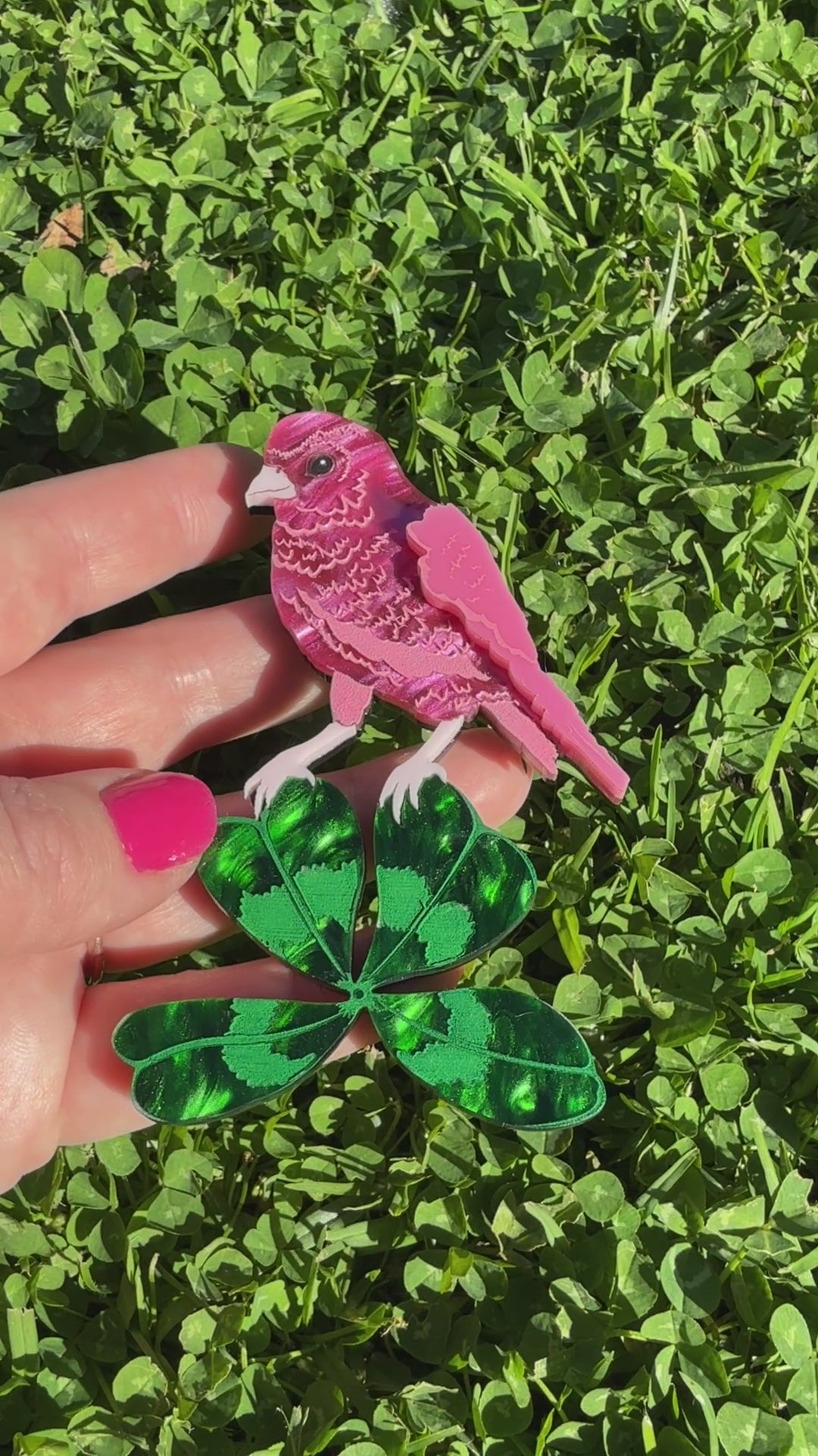 Load and play video in Gallery viewer, Canary Clover Brooch Pink
