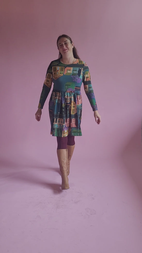 Load and play video in Gallery viewer, Edie Jersey Dress LS Terraces
