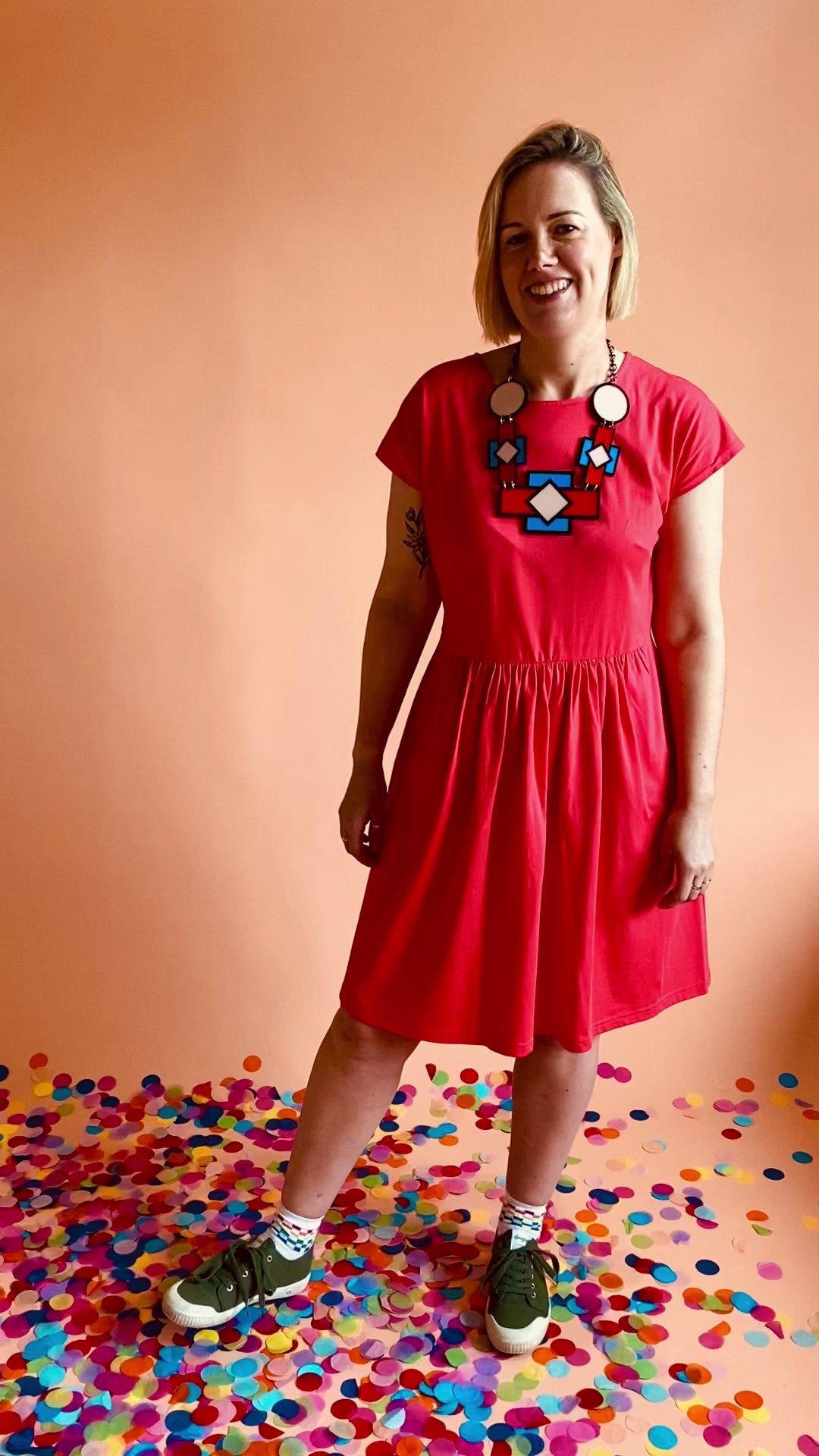 Load and play video in Gallery viewer, Edie Tee Dress Geranium Life
