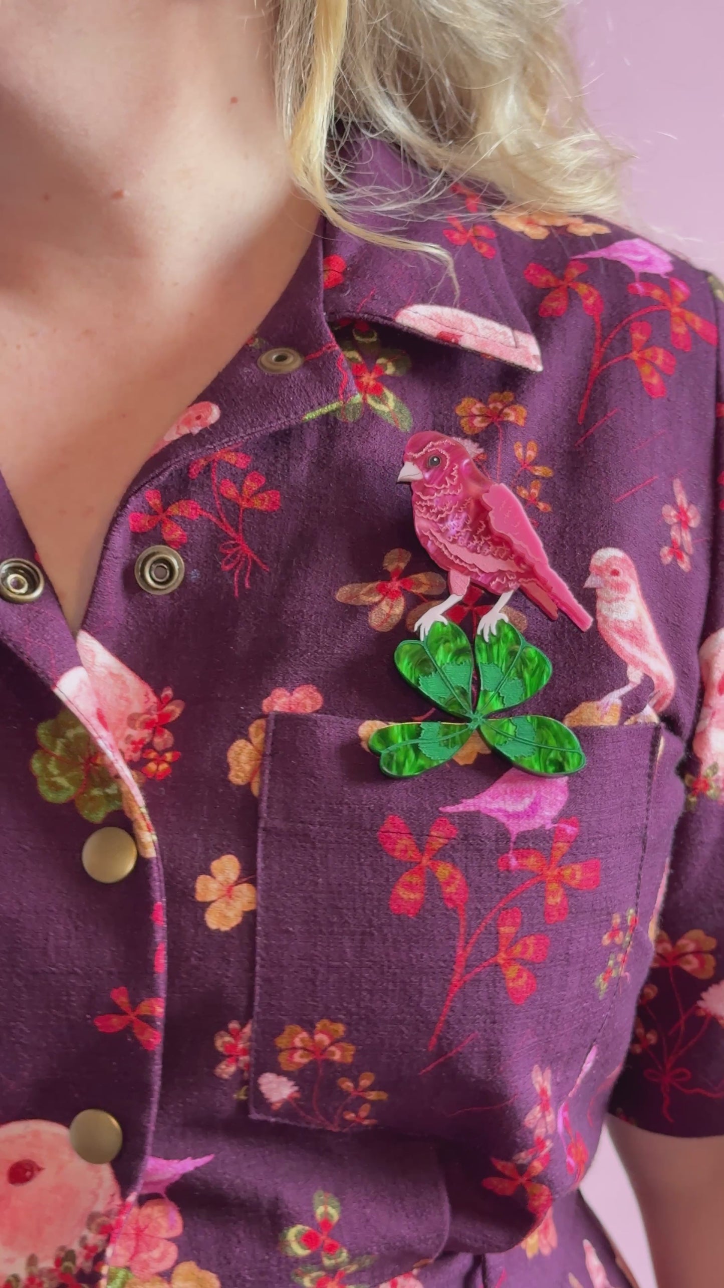 Load and play video in Gallery viewer, Canary Clover Brooch Pink
