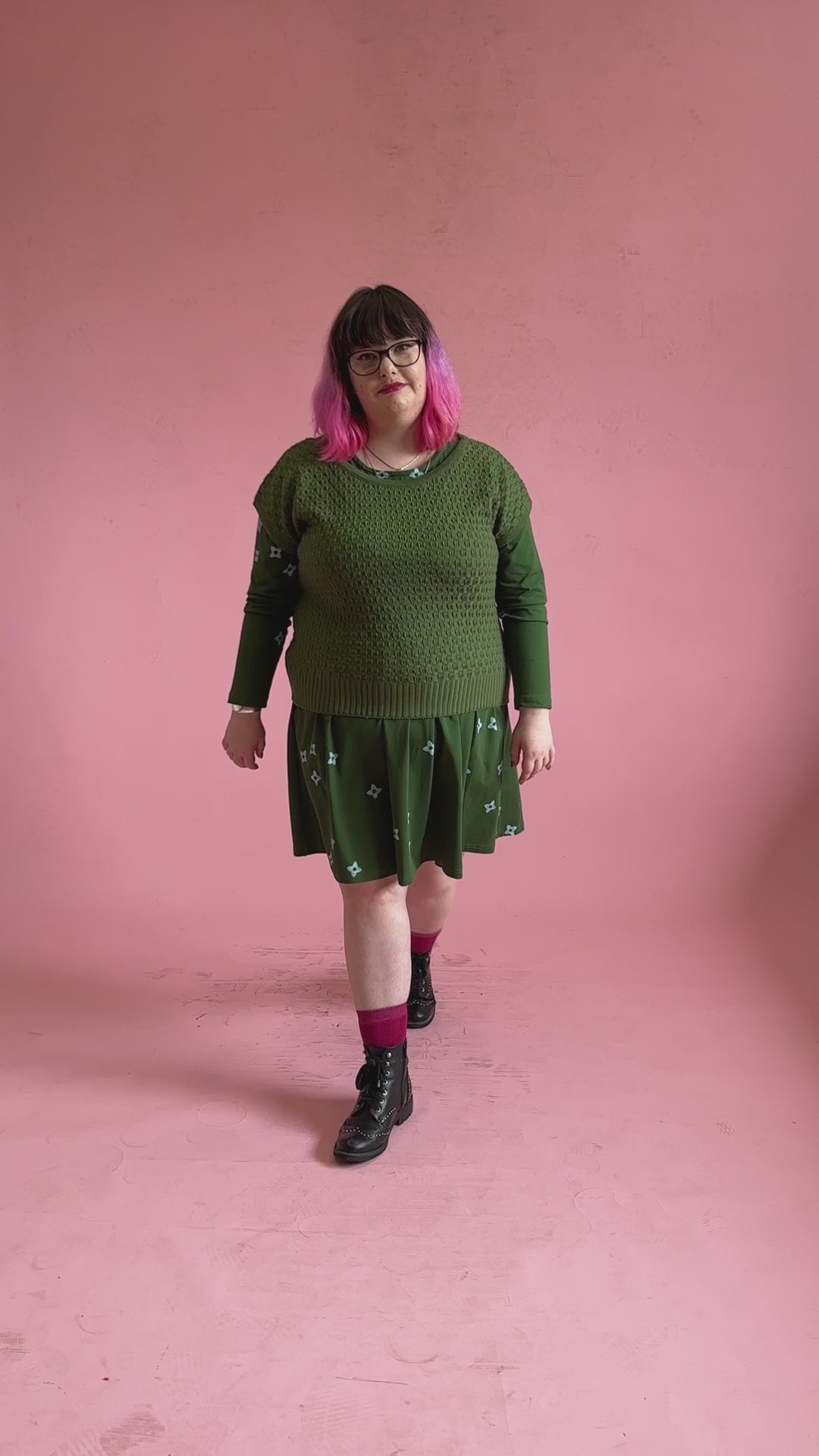 Load and play video in Gallery viewer, Michelle Knit Top Pickle
