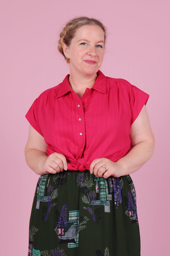 Load and play video in Gallery viewer, Trixie Shirt Hibiscus
