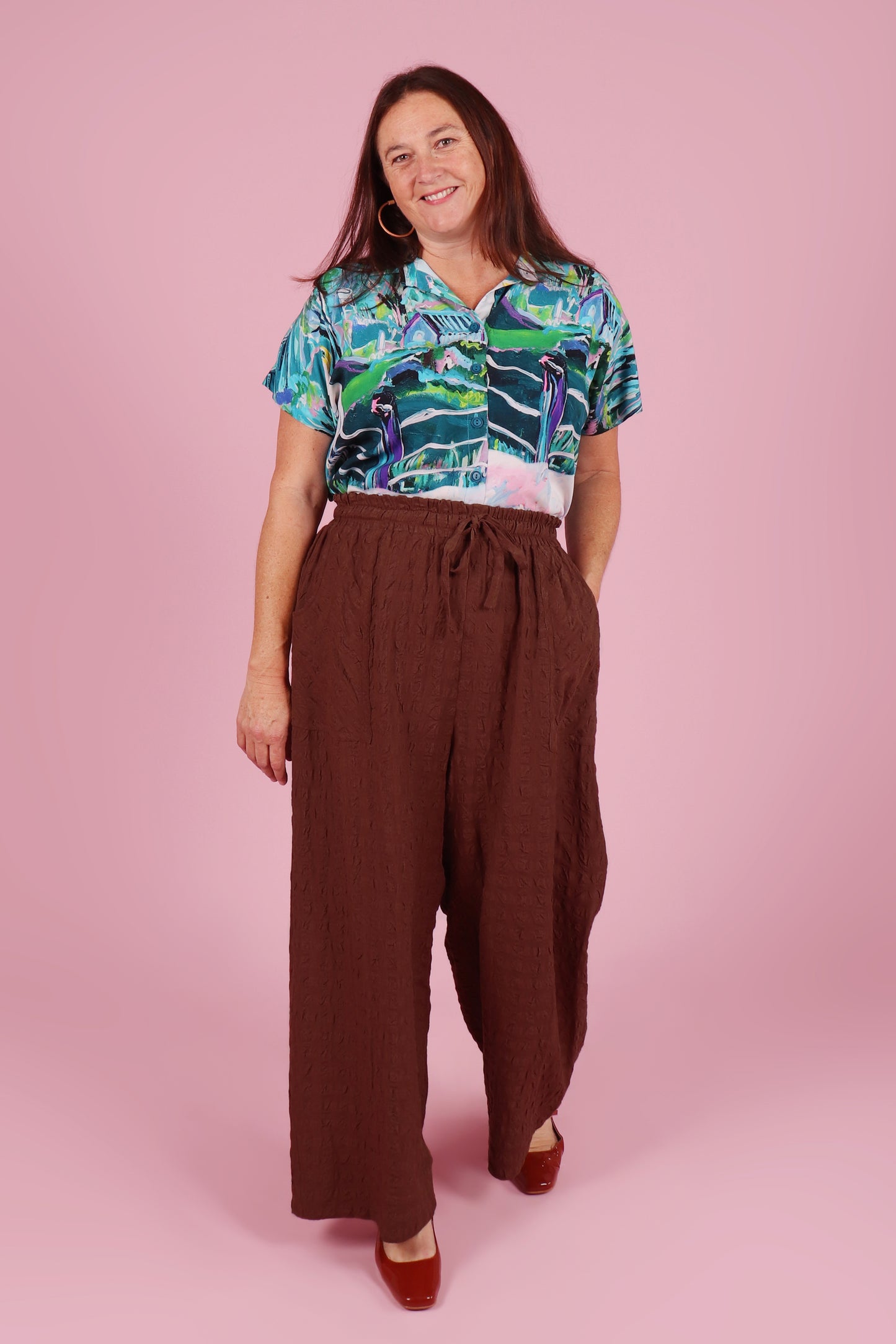 Load and play video in Gallery viewer, Paloma Pants Chocolate Seersucker
