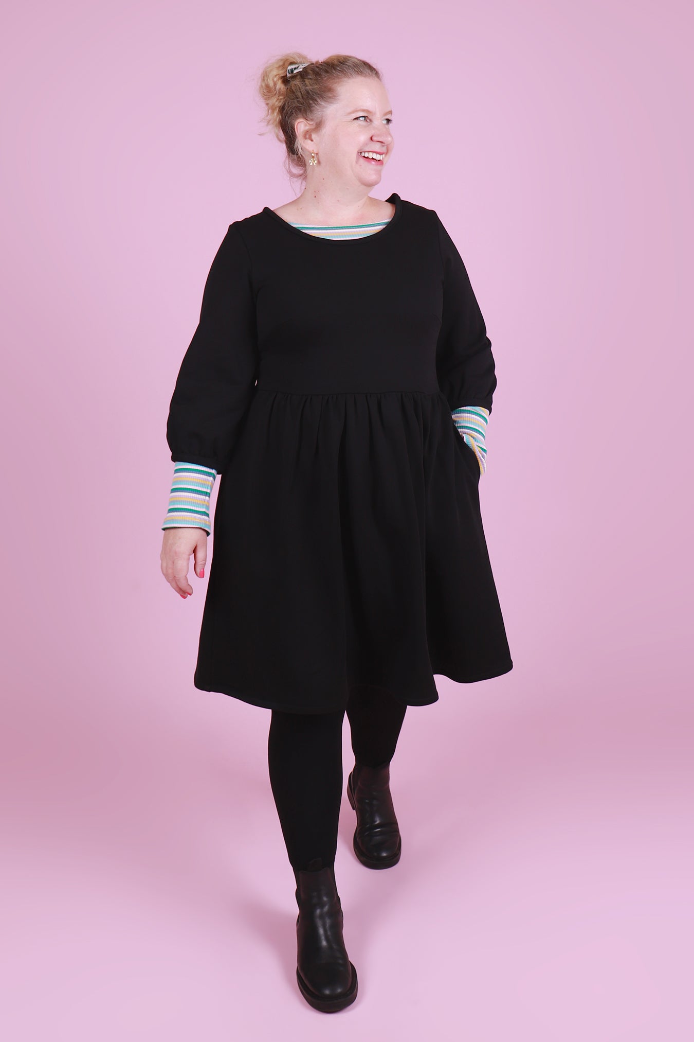 Load and play video in Gallery viewer, Cosy Edie Dress Black Widow

