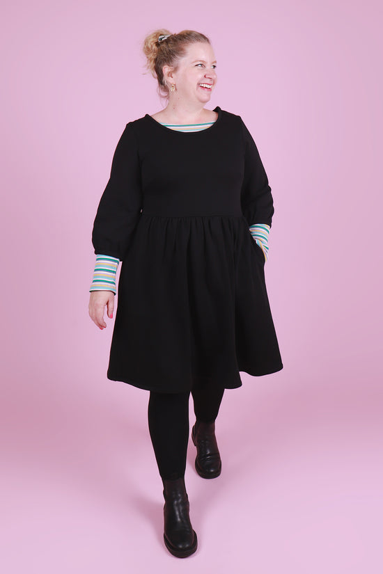 Load and play video in Gallery viewer, Cosy Edie Dress Black Widow
