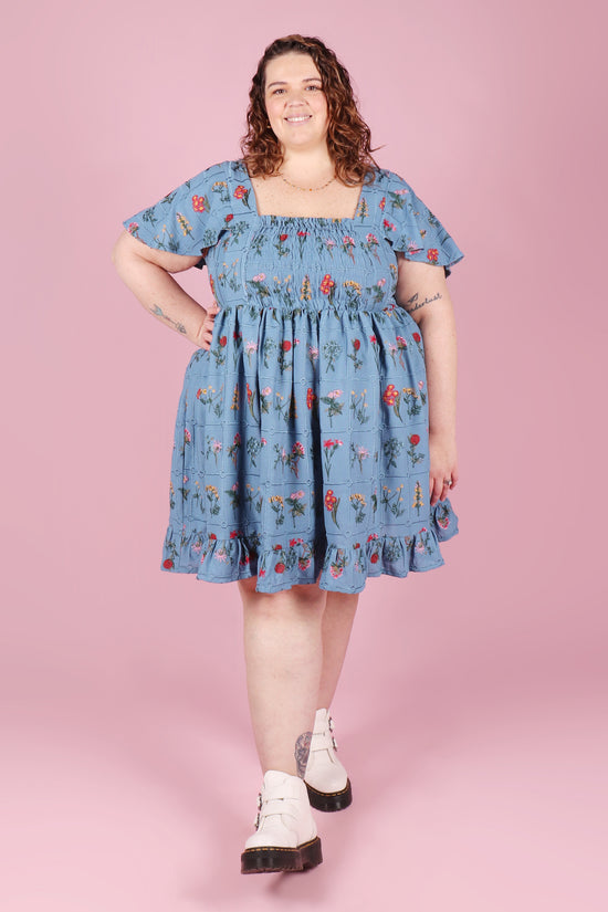 Load and play video in Gallery viewer, Vera Dress Embroidered Botany Ocean Blue
