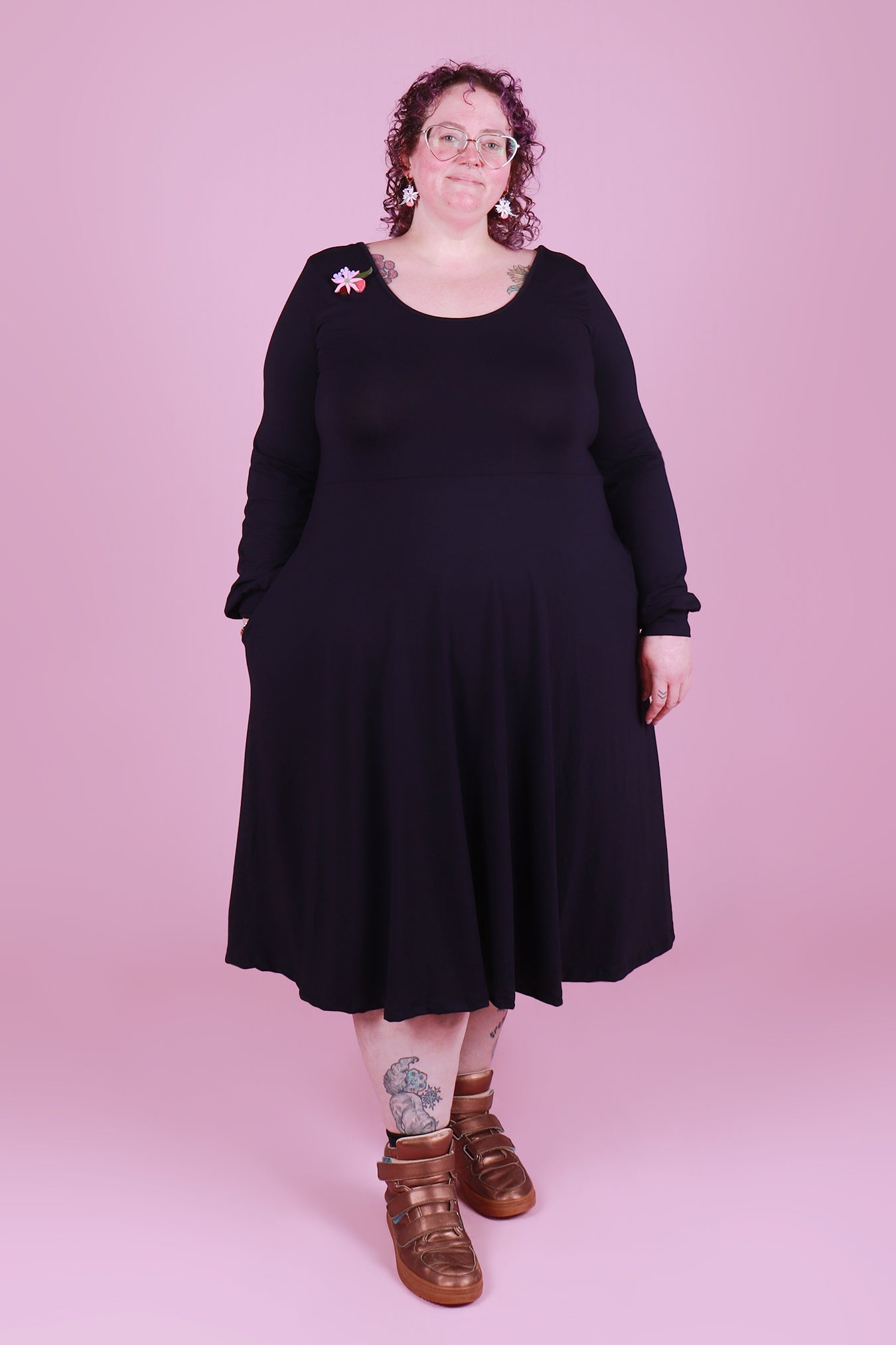 Load and play video in Gallery viewer, Bronte Luxe Dress Nighttime Navy
