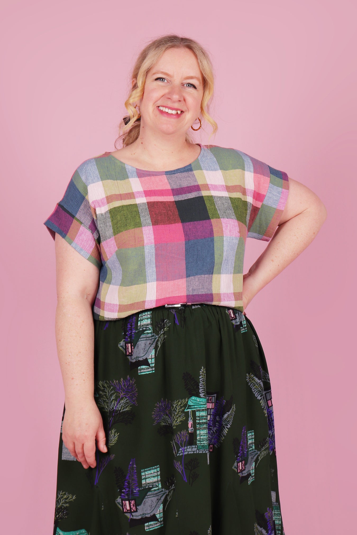 Load and play video in Gallery viewer, Libby top Ray Eames Plaid
