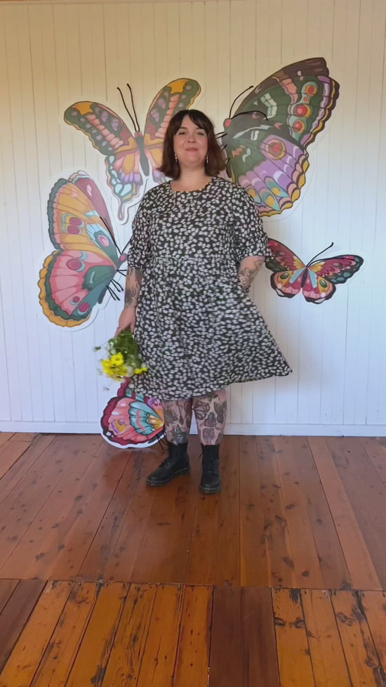 Load and play video in Gallery viewer, Edie Tie Dress Joanie Floral

