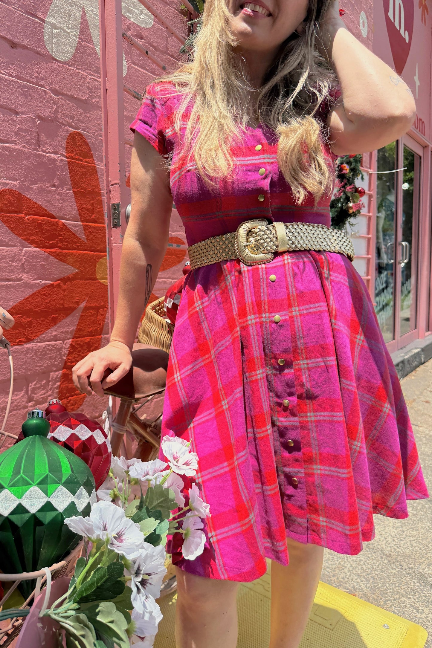 Load and play video in Gallery viewer, Saski Dress Merry Plaid
