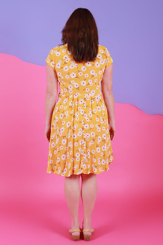 Load image into Gallery viewer, Saski Dress Oopsie Daisy
