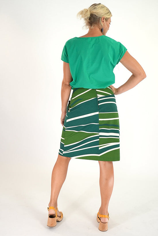 Load image into Gallery viewer, Amy Skirt Short Waves Green
